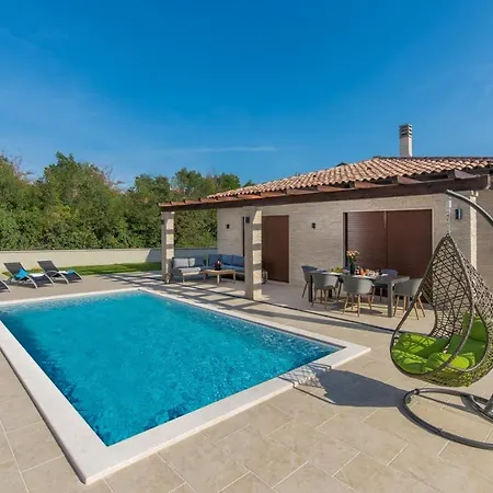 Villa Arthika With Private Pool And Garden