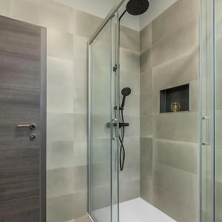 Arthika With Private Pool And Garden 빌라 *